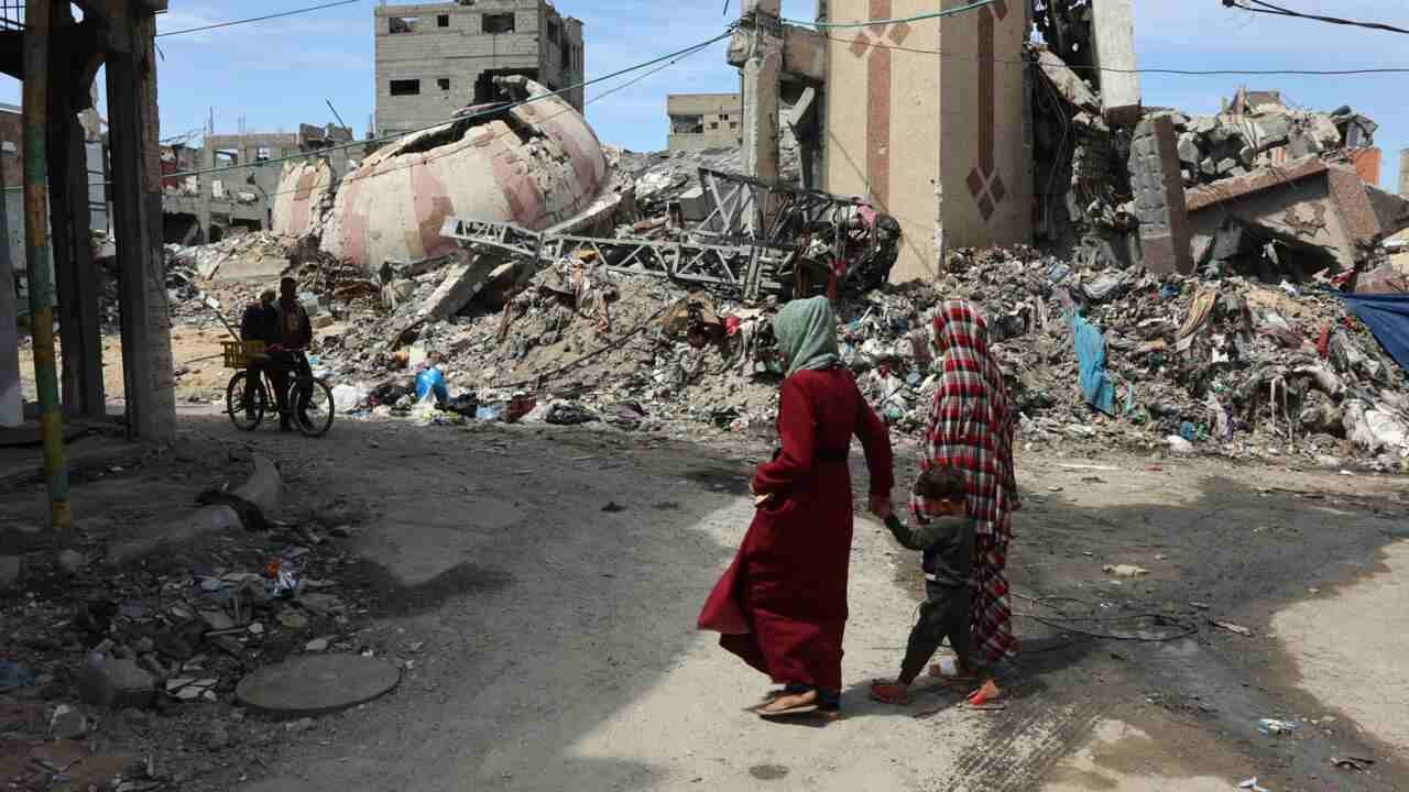 Israel Hamas War: गाजा पट्टी में इजरायल के ताबड़तोड़ हमले, भूख और मौत के साये में फंसे फिलिस्तीनी